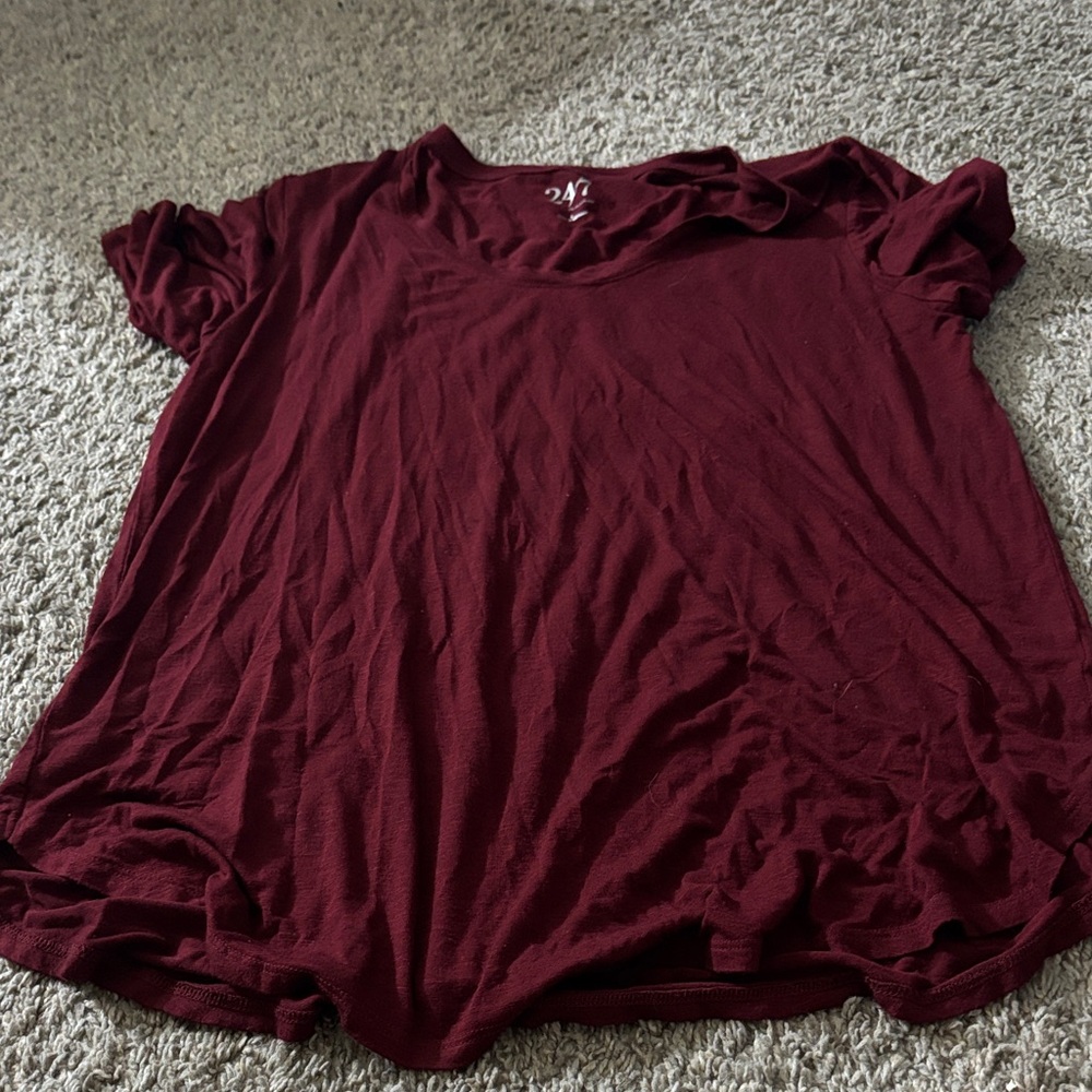 Chic Burgundy Short Sleeve Tee